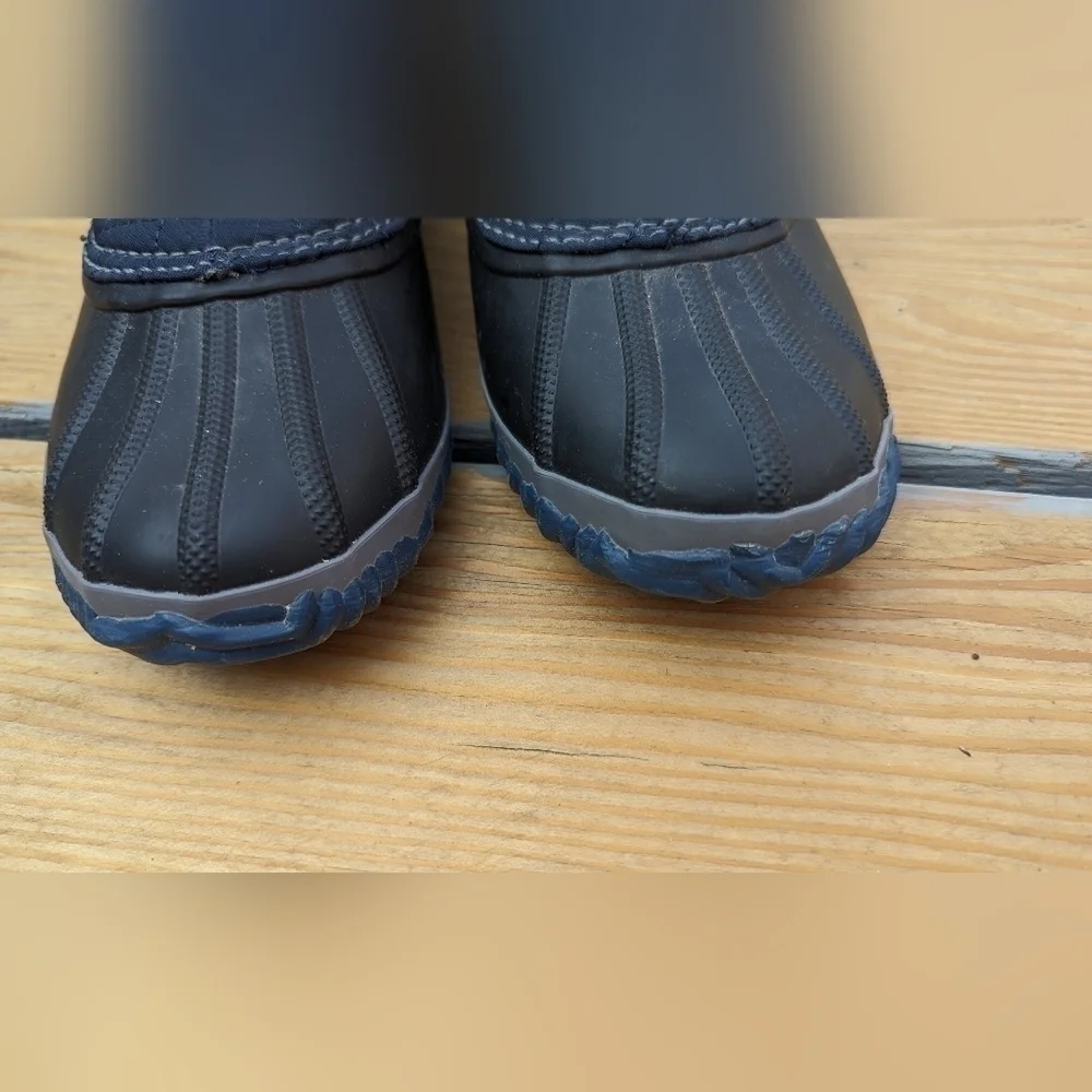 JBU Woman's Waterproof Duck Boot Size 9 M